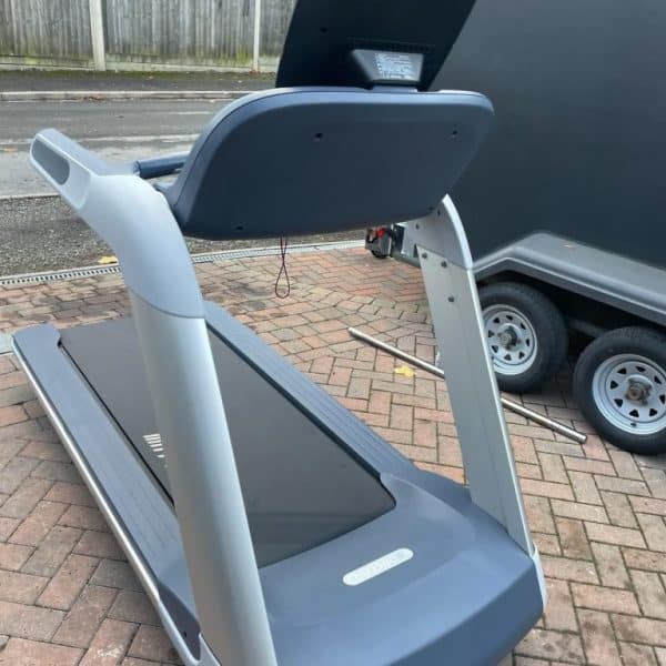PRECOR EFX 885 Elliptical Fitness Crosstrainer with P82 Console